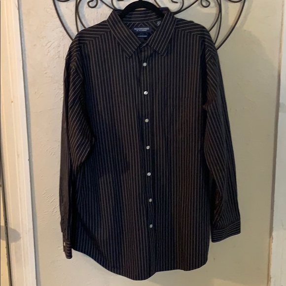 Round Tree & Yorke Dress Shirt - Picture 1 of 6